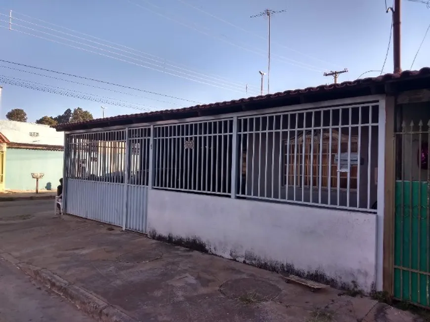 Foto 1 de Casa com 3 Quartos à venda, 150m² em Recanto das Emas, Brasília