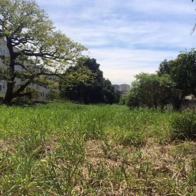 Foto 1 de Lote/Terreno à venda, 3285m² em Cascadura, Rio de Janeiro