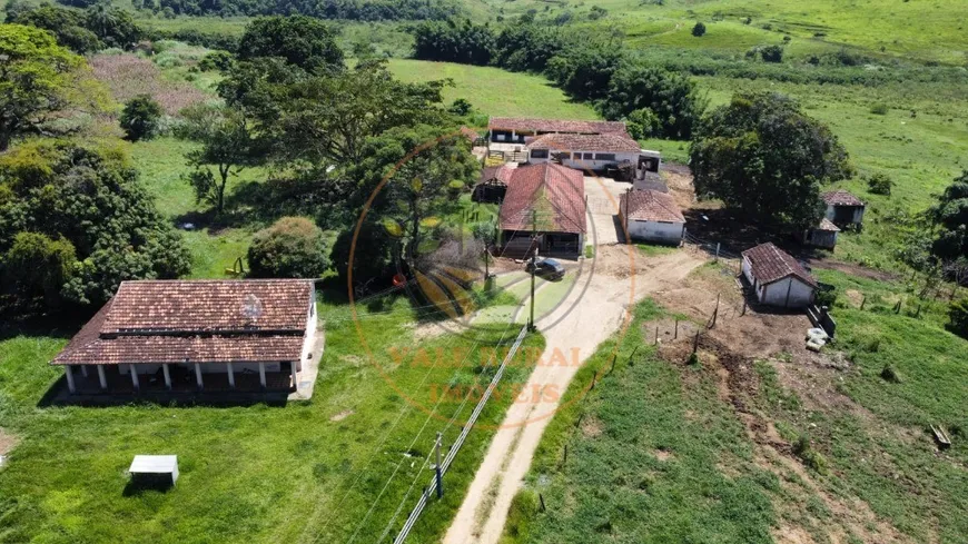 Foto 1 de Fazenda/Sítio com 3 Quartos à venda, 66m² em Centro, Cruzeiro