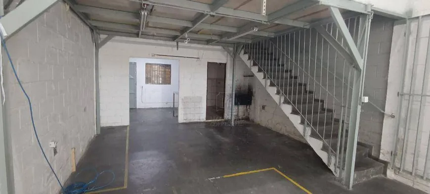 Foto 1 de Galpão/Depósito/Armazém para alugar, 310m² em Vila Curuçá, Santo André