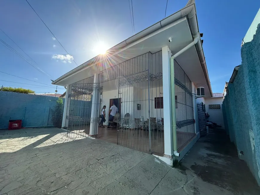 Foto 1 de Casa com 3 Quartos à venda, 200m² em Ipês, João Pessoa