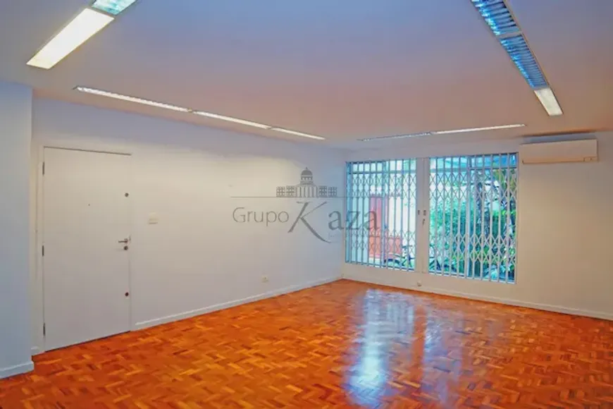 Foto 1 de Casa com 3 Quartos para alugar, 180m² em Jardim Paulista, São Paulo