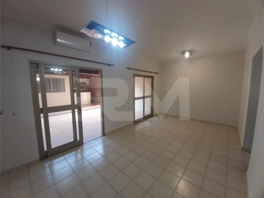 Foto 1 de Casa de Condomínio com 3 Quartos à venda, 125m² em Vila Melhado, Araraquara