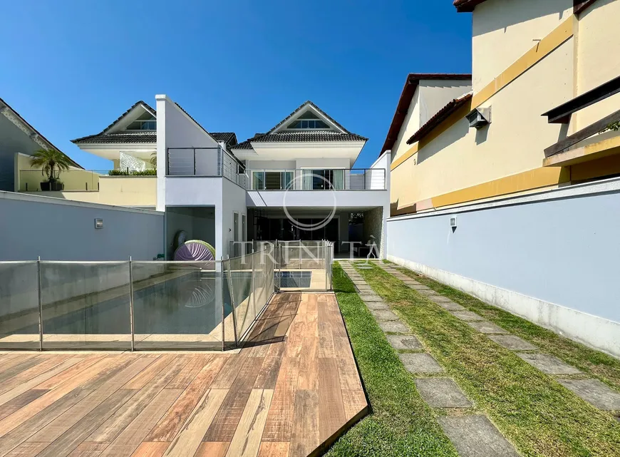 Foto 1 de Casa de Condomínio com 5 Quartos à venda, 370m² em Barra da Tijuca, Rio de Janeiro