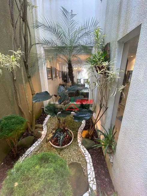 Foto 1 de Casa com 4 Quartos à venda, 260m² em Vila Mariana, São Paulo