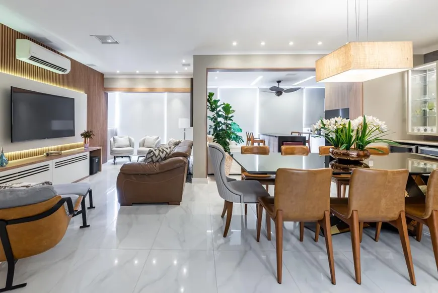 Foto 1 de Apartamento com 3 Quartos à venda, 167m² em Pompeia, Santos