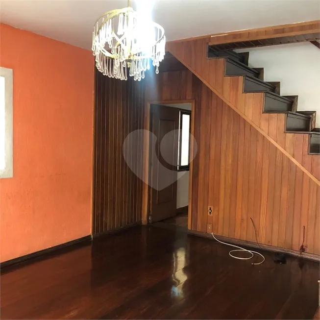 Foto 1 de Sobrado com 3 Quartos à venda, 177m² em Centro, Mairiporã