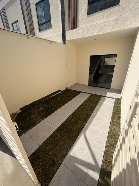 Foto 1 de Casa com 2 Quartos à venda, 60m² em Londrina, Santa Luzia