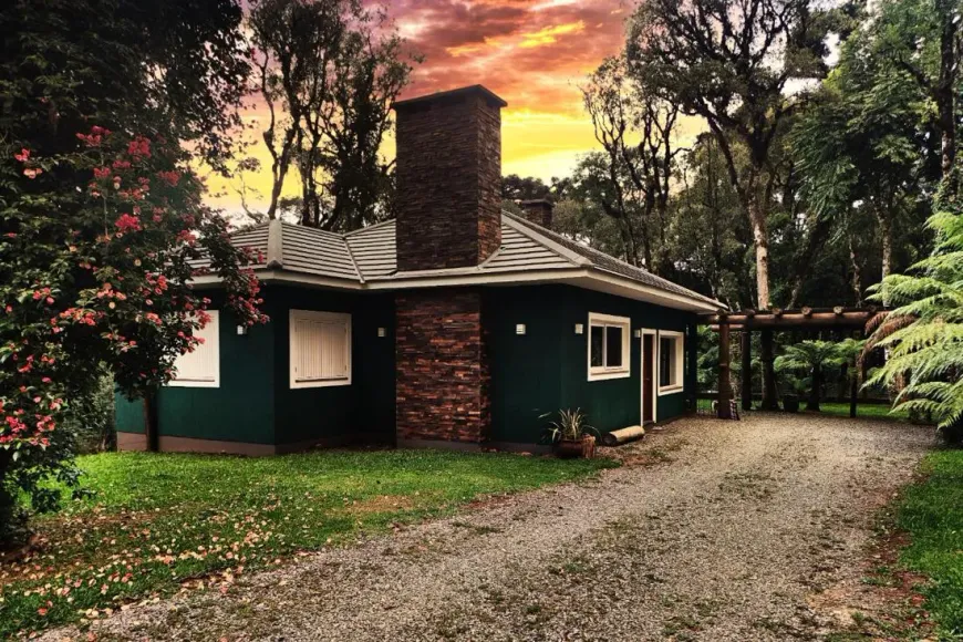 Foto 1 de Casa com 2 Quartos à venda, 111m² em Carniel, Gramado