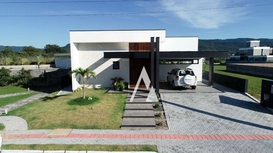 Foto 1 de Casa de Condomínio com 3 Quartos à venda, 300m² em Areias de Palhocinha, Garopaba