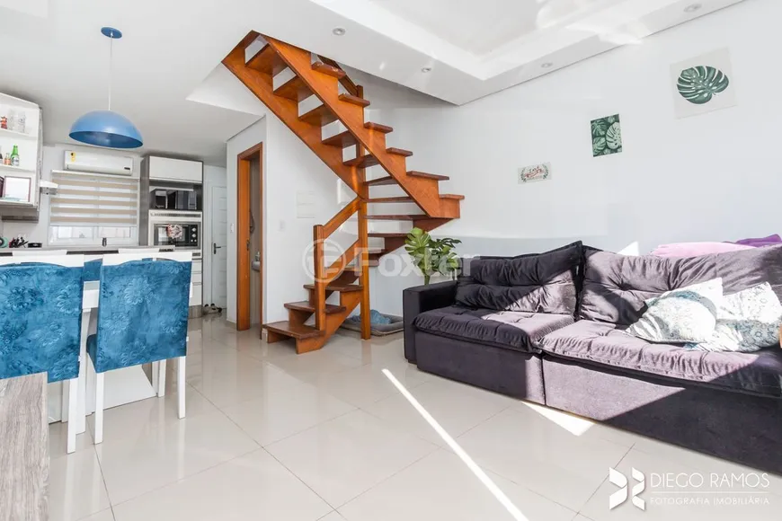 Foto 1 de Casa de Condomínio com 2 Quartos à venda, 82m² em Restinga, Porto Alegre