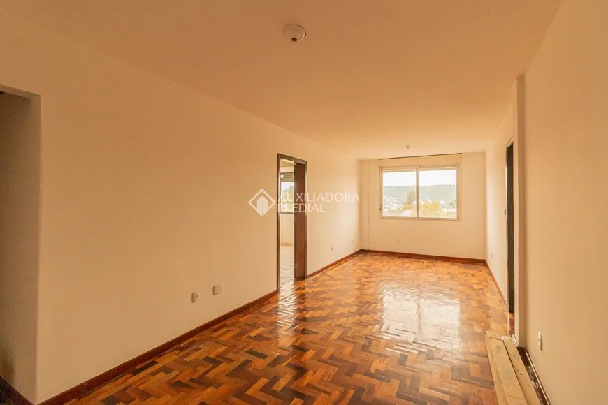 Foto 1 de Apartamento com 3 Quartos à venda, 103m² em Medianeira, Porto Alegre