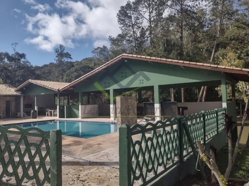 Foto 1 de Fazenda/Sítio com 3 Quartos à venda, 138m² em Barroso, Mogi das Cruzes