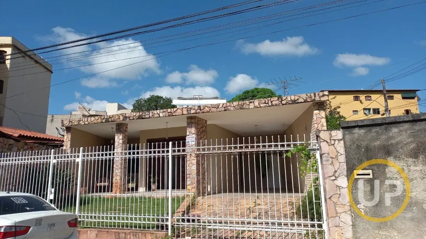 Foto 1 de Casa com 3 Quartos para venda ou aluguel, 405m² em Nazia I, Vespasiano