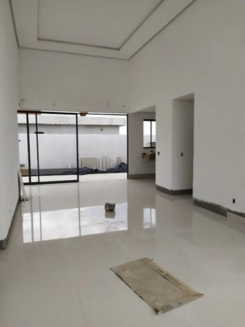 Foto 1 de Casa de Condomínio com 4 Quartos à venda, 230m² em Vale dos Cristais, Macaé