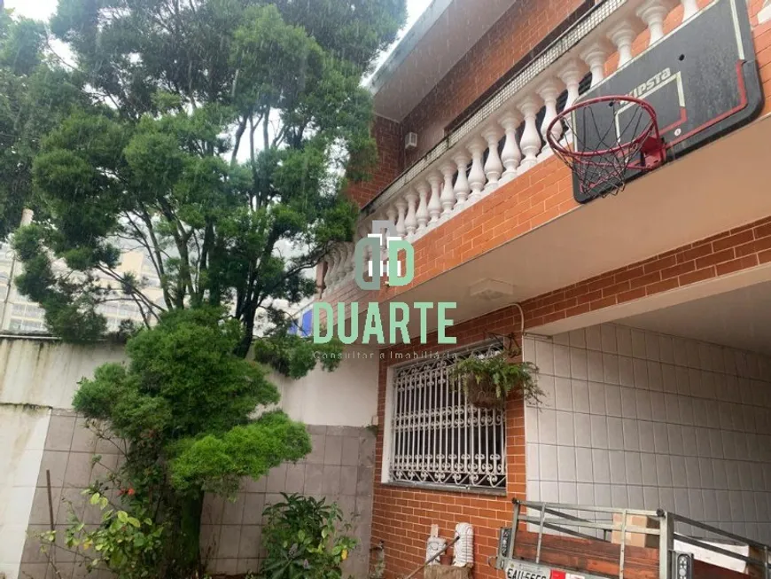 Foto 1 de Sobrado com 3 Quartos à venda, 260m² em Vila Belmiro, Santos