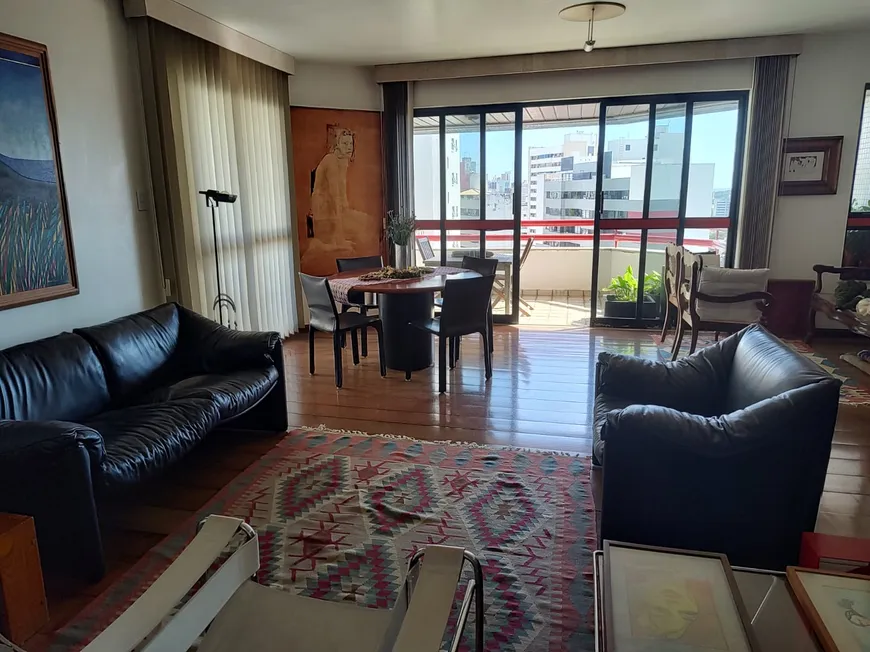 Foto 1 de Apartamento com 4 Quartos à venda, 240m² em Caminho Das Árvores, Salvador