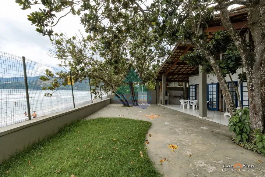 Foto 1 de Casa com 5 Quartos à venda, 239m² em Praia do Sapê, Ubatuba