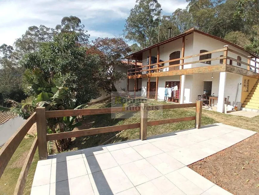 Foto 1 de Fazenda/Sítio com 3 Quartos à venda, 250m² em Mantiqueira, Mairiporã