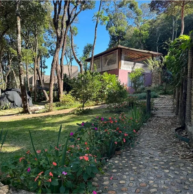 Foto 1 de Casa de Condomínio com 1 Quarto à venda, 2500m² em Condomínio Retiro do Chalé, Brumadinho