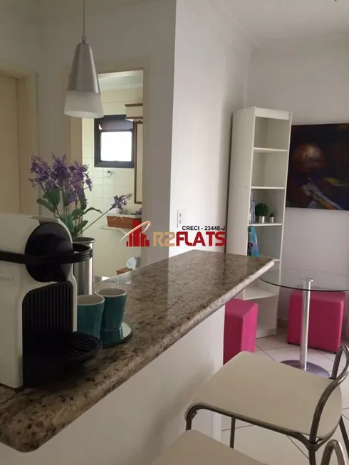 Foto 1 de Flat com 1 Quarto à venda, 42m² em Moema, São Paulo