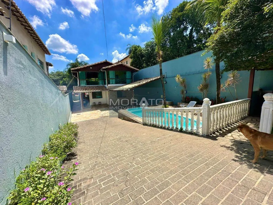 Foto 1 de Casa com 4 Quartos à venda, 200m² em Betânia, Contagem