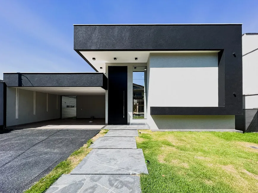 Foto 1 de Casa com 3 Quartos à venda, 450m² em Condomínio do Lago, Goiânia