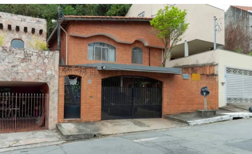 Foto 1 de Casa com 3 Quartos à venda, 300m² em Vila Ipojuca, São Paulo