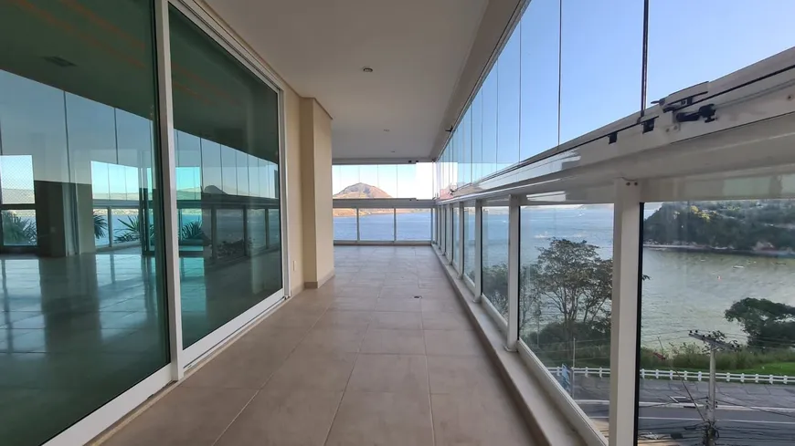 Foto 1 de Apartamento com 4 Quartos à venda, 420m² em Boa Viagem, Niterói