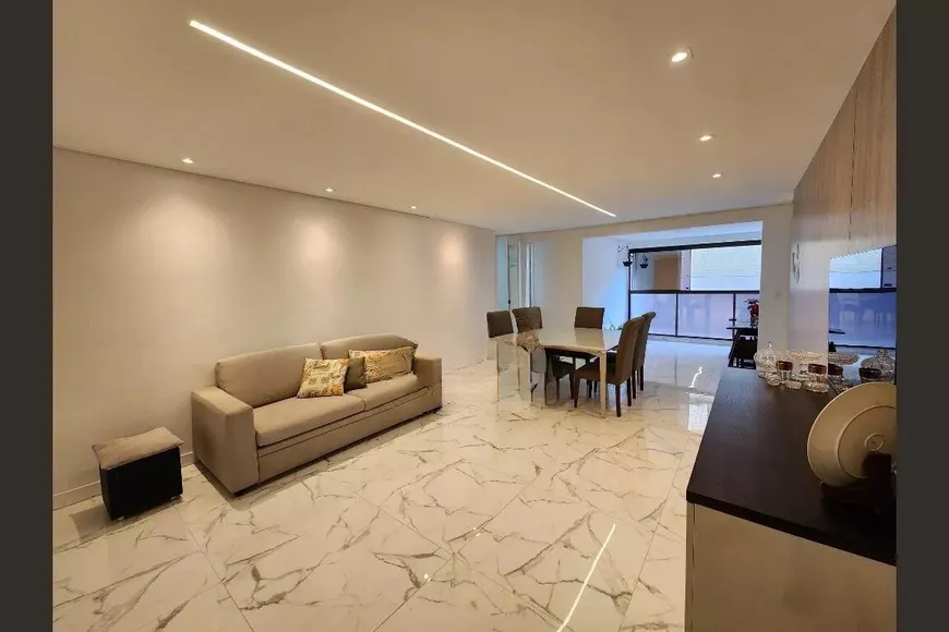 Foto 1 de Apartamento com 4 Quartos à venda, 158m² em Funcionários, Belo Horizonte