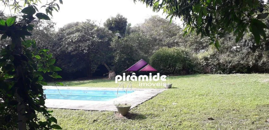 Foto 1 de Fazenda/Sítio com 5 Quartos à venda, 335m² em Jardim Uira, São José dos Campos
