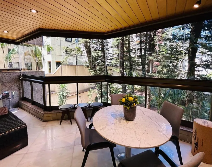 Foto 1 de Apartamento com 4 Quartos à venda, 198m² em Carmo, Belo Horizonte