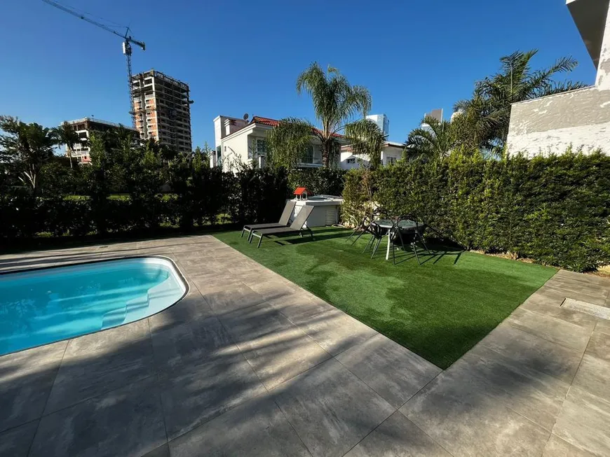 Foto 1 de Casa de Condomínio com 4 Quartos para alugar, 270m² em Praia Brava de Itajai, Itajaí