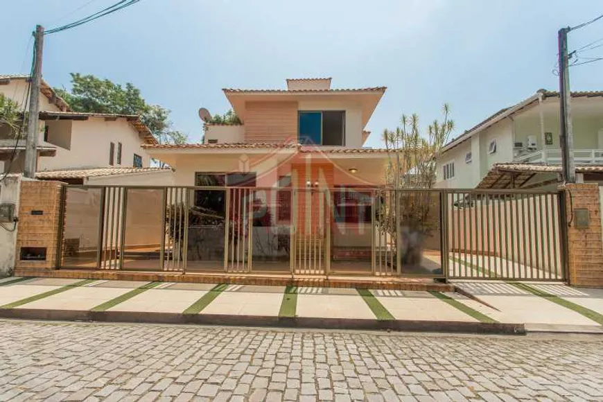Foto 1 de Casa de Condomínio com 3 Quartos à venda, 195m² em Maria Paula, Niterói
