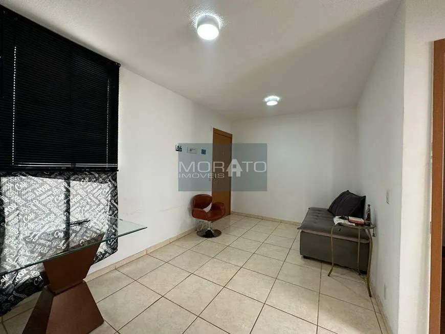 Foto 1 de Apartamento com 2 Quartos à venda, 44m² em Chácaras Reunidas Santa Terezinha, Contagem