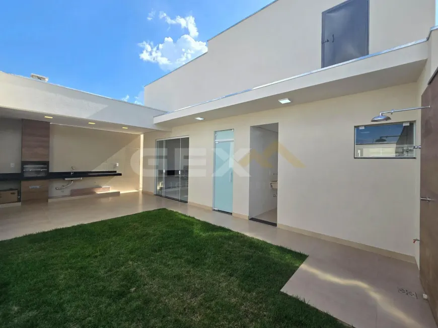 Foto 1 de Casa com 3 Quartos à venda, 143m² em Santa Marta, Divinópolis