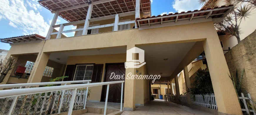 Foto 1 de Casa com 3 Quartos à venda, 262m² em Piratininga, Niterói