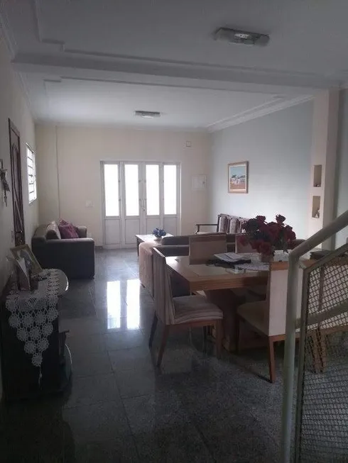 Foto 1 de Casa com 5 Quartos à venda, 400m² em Cazeca, Uberlândia