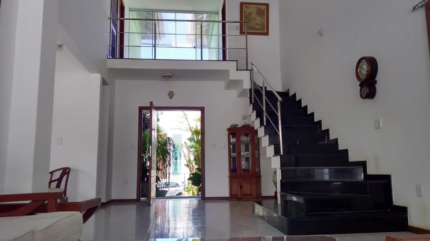 Foto 1 de Casa de Condomínio com 4 Quartos à venda, 450m² em Busca Vida Abrantes, Camaçari
