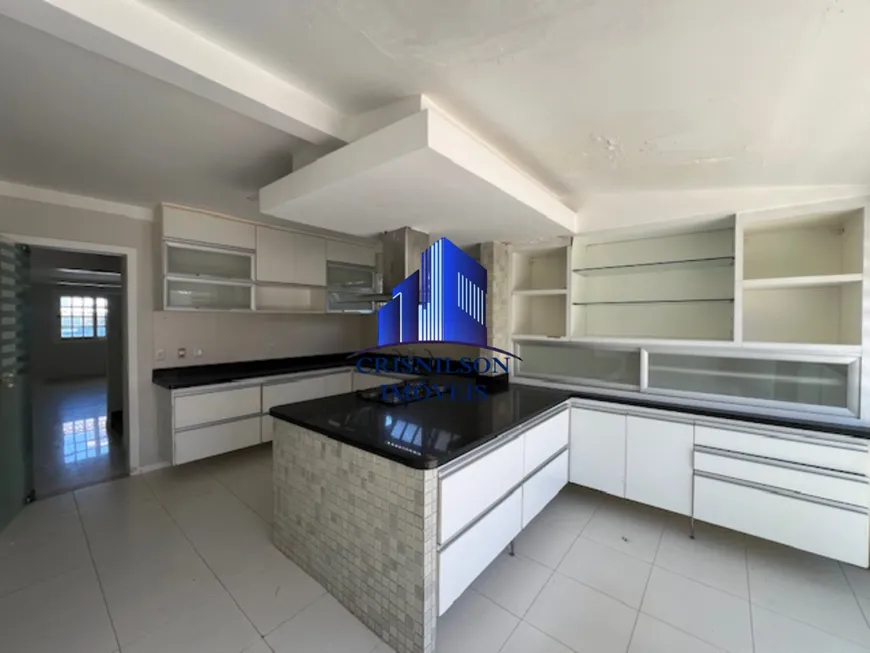 Foto 1 de Casa de Condomínio com 4 Quartos à venda, 205m² em Itapuã, Salvador