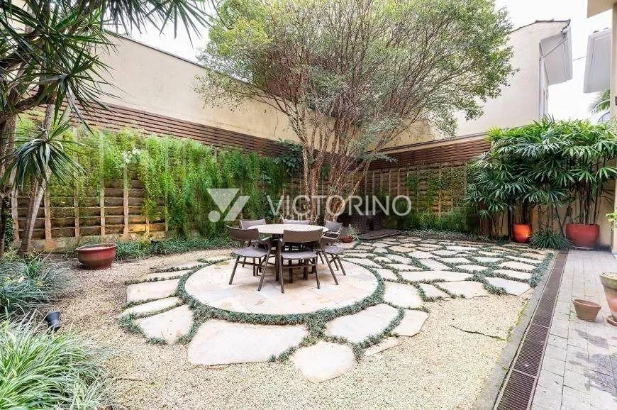 Foto 1 de Casa com 4 Quartos à venda, 365m² em Jardim Europa, São Paulo