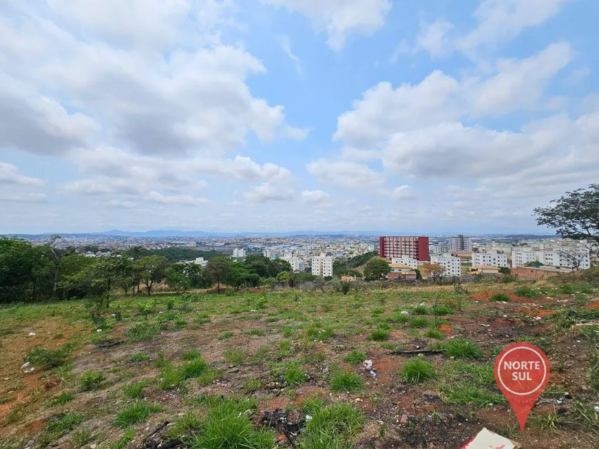 Foto 1 de Lote/Terreno à venda, 2000m² em Cabral, Contagem