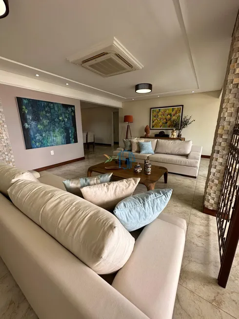 Foto 1 de Apartamento com 3 Quartos à venda, 217m² em Candelária, Natal