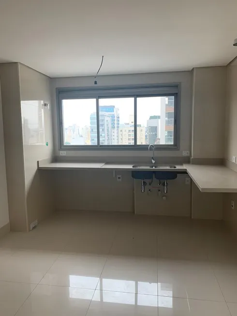 Foto 1 de Apartamento com 4 Quartos à venda, 275m² em Vila Olímpia, São Paulo