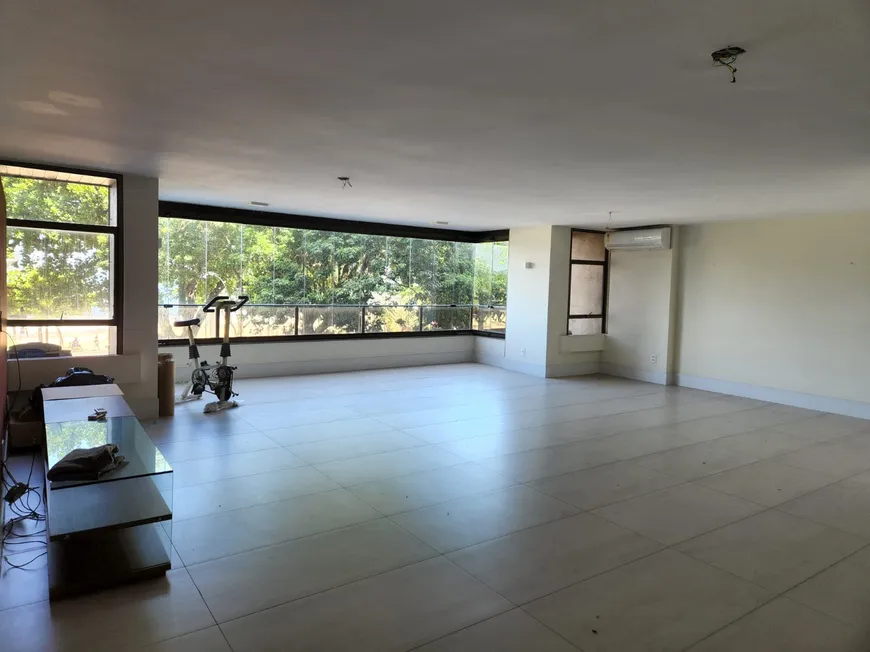 Foto 1 de Apartamento com 4 Quartos à venda, 250m² em Icaraí, Niterói