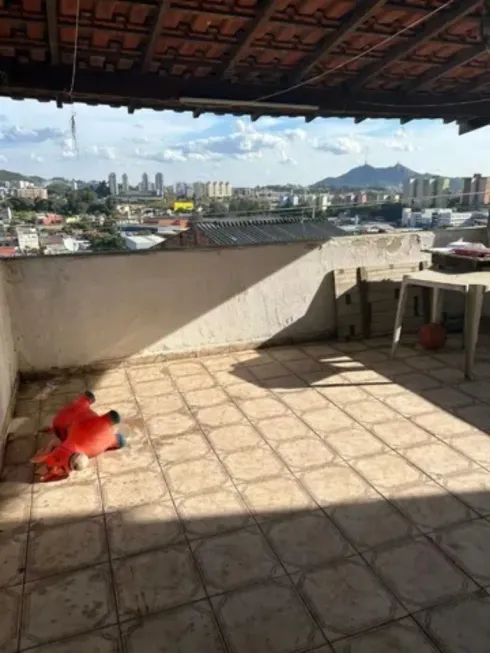 Foto 1 de Casa com 2 Quartos à venda, 199m² em Parque Taipas, São Paulo