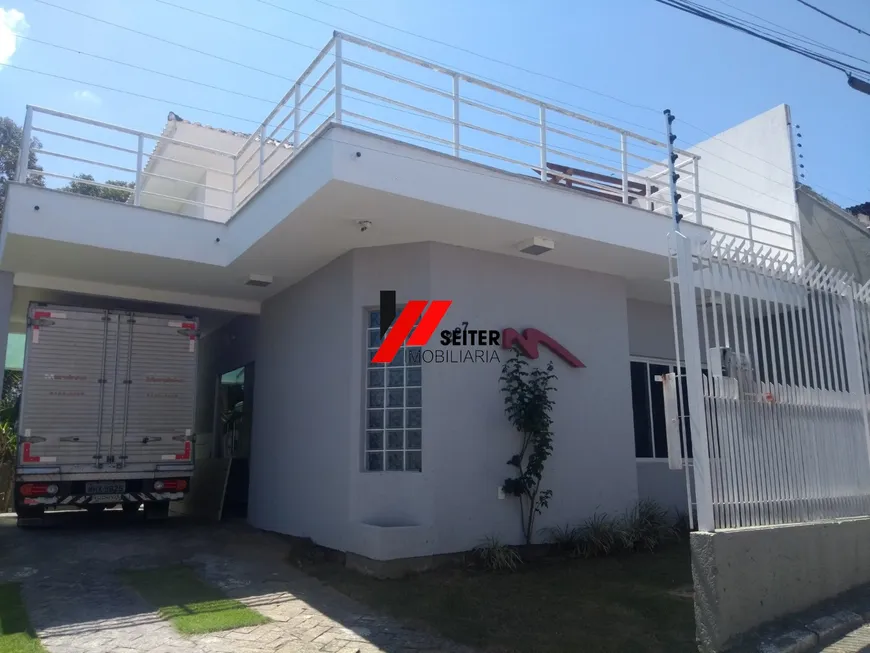 Foto 1 de Casa com 2 Quartos à venda, 139m² em Agronômica, Florianópolis