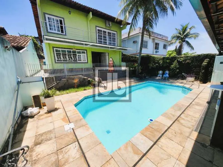 Foto 1 de Casa com 5 Quartos à venda, 327m² em  Praia da Bandeira, Rio de Janeiro