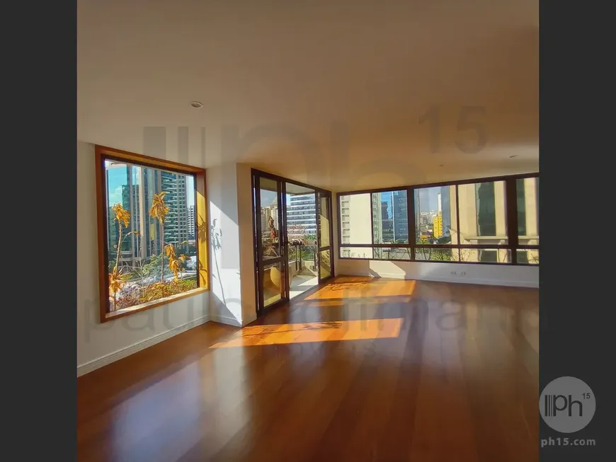 Foto 1 de Apartamento com 3 Quartos para alugar, 225m² em Itaim Bibi, São Paulo