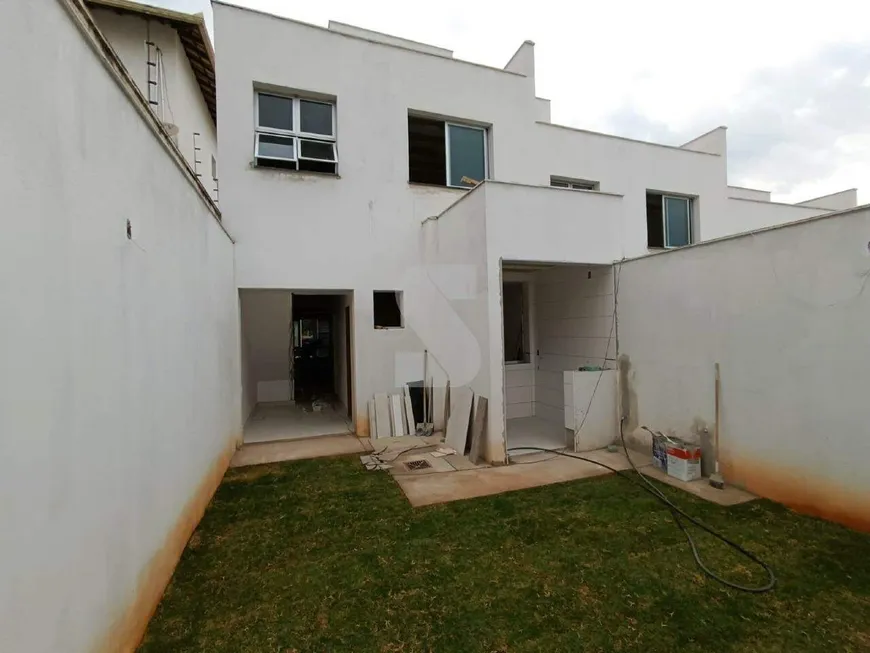 Foto 1 de Casa com 3 Quartos à venda, 154m² em Nossa Senhora de Fátima, Contagem